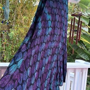 Colorful Feather Pattern Scarf